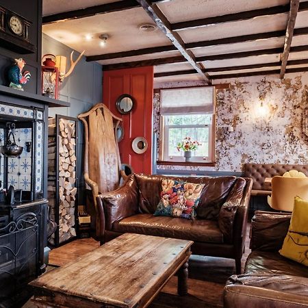バルミディ The Cock And Bull Bed & Breakfast エクステリア 写真
